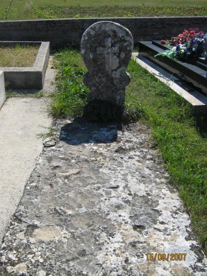Greb prvog svećenika iz Zagoričana - popa glagoljaša don Joze Ivkovića, nalazi se u dobranjskom greblju